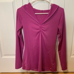 Long sleeve hooded athletic shirt